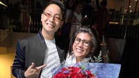 <p>Penyanyi jebolan Indonesian Idol, Regina Ivanova, mengumumkan kehamilan anak pertamanya di Instagram pada Selasa (9/11/21). Kabar ini disambut pebuh haru sang suami, Lucky Jayadi. (Foto; Instagram @ivanova.regina)</p>