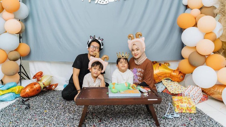 Ririe Fairus dan Ayus Sabyan rayakan ultah anak bersama