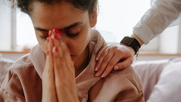 Demi Waras dari Kekerasan Mental, Perempuan Ini Lebih Sering Bertemu Psikolog daripada Pacarnya Sendiri Demi Waras dari Kekerasan Mental, Perempuan Ini Lebih Sering Bertemu Psikolog daripada Pacarnya Sendiri