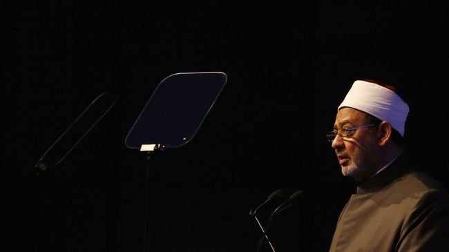 Imam Besar Al Azhar, Sheikh Ahmed Al Tayyeb, menolak seruan penggabungan agama dalam sebuah kepercayaan yang disebut Abrahamisme.