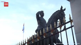 VIDEO: Jokowi Resmikan Monumen Tugu Api di Kantor Prabowo