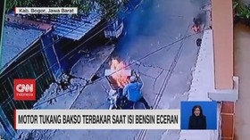 VIDEO: Viral Motor Tukang Baso Ludes Terbakar Saat Isi Bensin Ecer