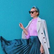 Good Vibes! 5 Warna Pakaian Ini Mampu Mengurangi Stres dan Memperbaiki Mood Kamu