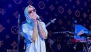 7 Penampilan Justin Bieber Pakai Hijab Saat Manggung Tuai Kontroversi Justin Bieber kembali menjadi sorotan publik karena penampilannya saat manggung tuai kontroversi. Yuk intip potretnya!