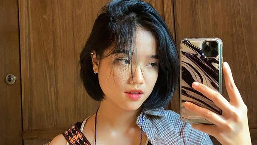 Potret Fuji Adik Bibi Andriansyah yang Jadi Sorotan