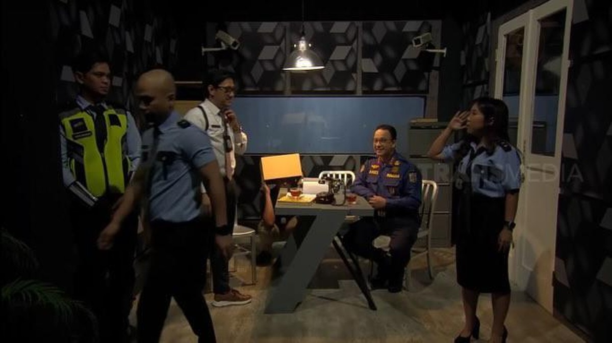 Kiky Saputri me-roasting Gubernur DKI Jakarta&comma; Anies Baswedan saat jadi bintang tamu di acara Lapor Pak&excl;&period; Yuk intip momennya&excl;