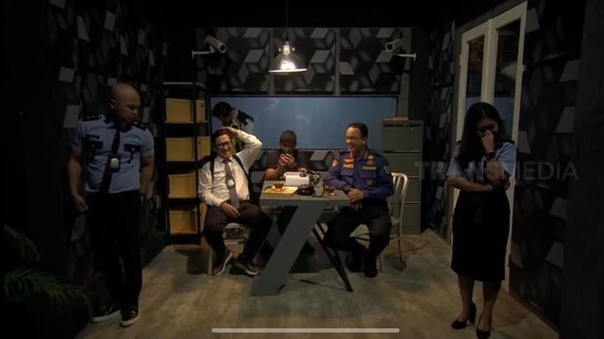 Kiky Saputri me-roasting Gubernur DKI Jakarta&comma; Anies Baswedan saat jadi bintang tamu di acara Lapor Pak&excl;&period; Yuk intip momennya&excl;