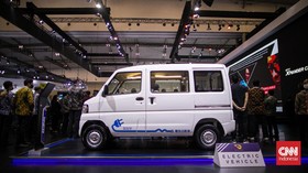Mitsubishi Mulai Produksi Mobil Listrik Niaga L100 EV di Indonesia