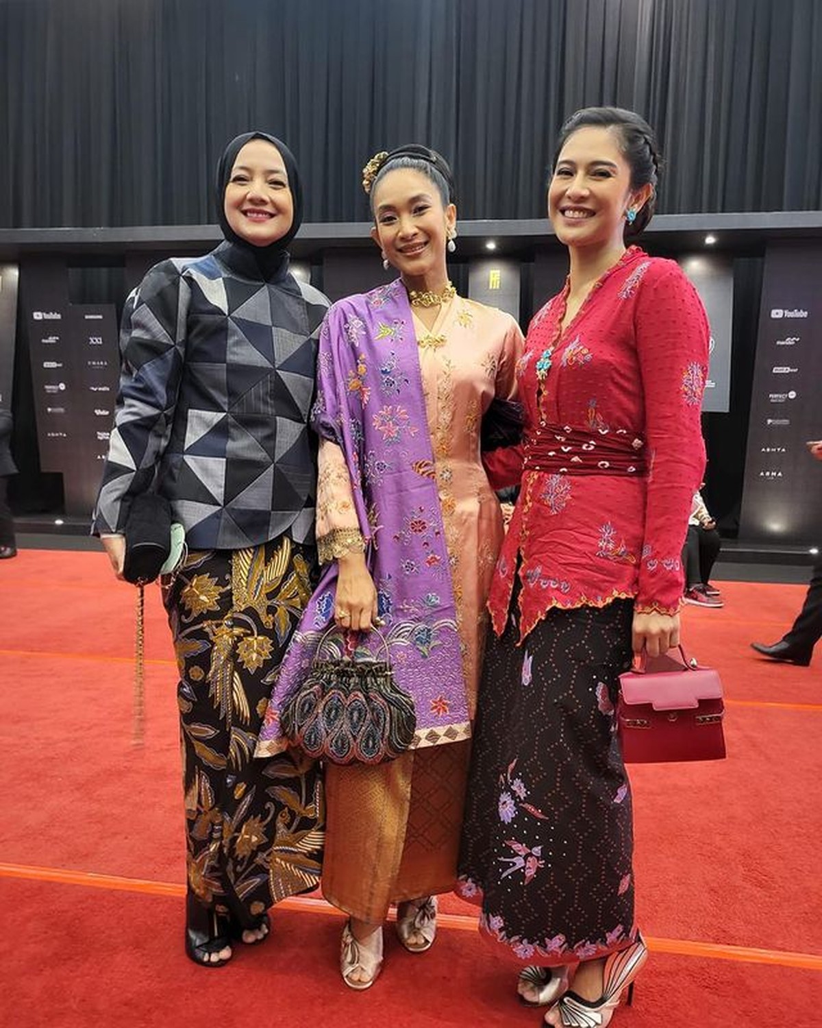 Gaya Aktor & Aktris di Red Carpet Festival Film Indonesia 2021