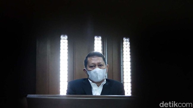 Sesuai putusan Pengadilan Tipikor, RJ Lino divonis pidana empat tahun penjara dan denda Rp500 juta subsidair enam bulan kurungan.
