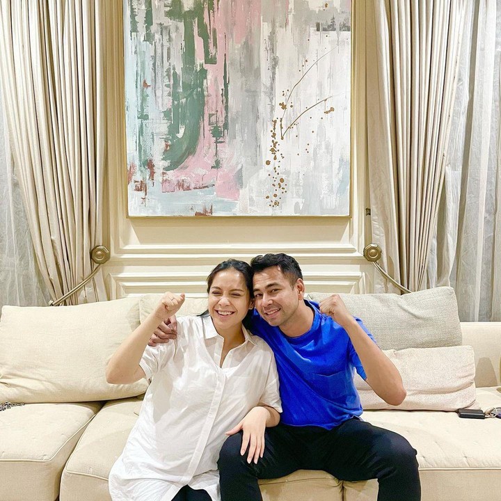 <p>Sebelumnya, pasangan ini memang telah lama menantikan kehadiran adik Rafathar. (Foto: Instagram @raffinagita1717)</p>