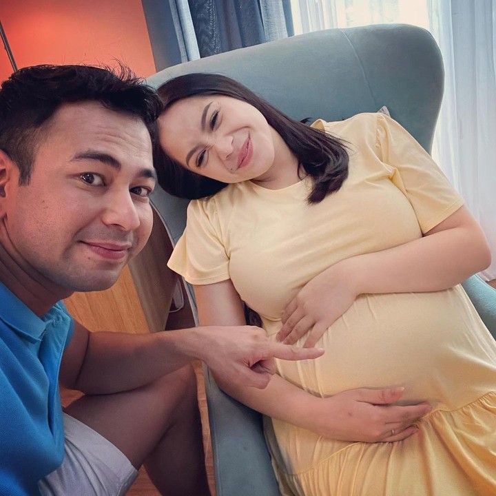 <p>Mendekati hari perkiraan kelahiran (HPL) sekitar akhir November atau awal Desember, Raffi Ahmad tampak menjadi suami siaga. (Foto: Instagram @raffinagita1717)</p>