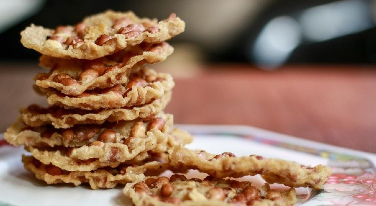 RESEP PEYEK KENARI, REBON, HINGGA TERI MEDAN Coba resep peyek dengan berbagai variasi yuk, Bunda. Peyek bisa jadi salah satu camilan Bunda dan keluarga. Simak empat resep peyek selengkapnya di sini!