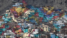 FOTO: Mural Menceriakan Kota Kecil di Peru
