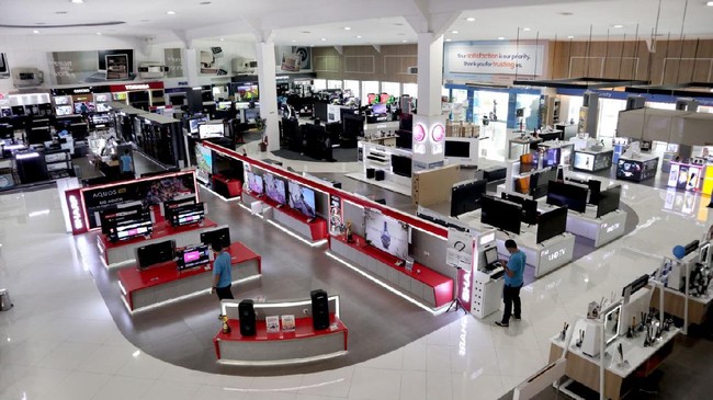 Menyadari selalu ada produk elektronik di setiap momen kehidupan, Electronic City meluncurkan tagline baru, Light Up Your Moments dalam peringatan HUT ke-20.