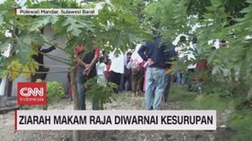 VIDEO: Ziarah Makam Raja Diwarnai Kesurupan Pengunjung