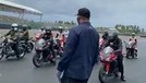 7 Detik-detik Jokowi Tunggangi Motor di Sirkuit Mandalika 7 Detik-detik Jokowi Tunggangi Motor di Sirkuit Mandalika