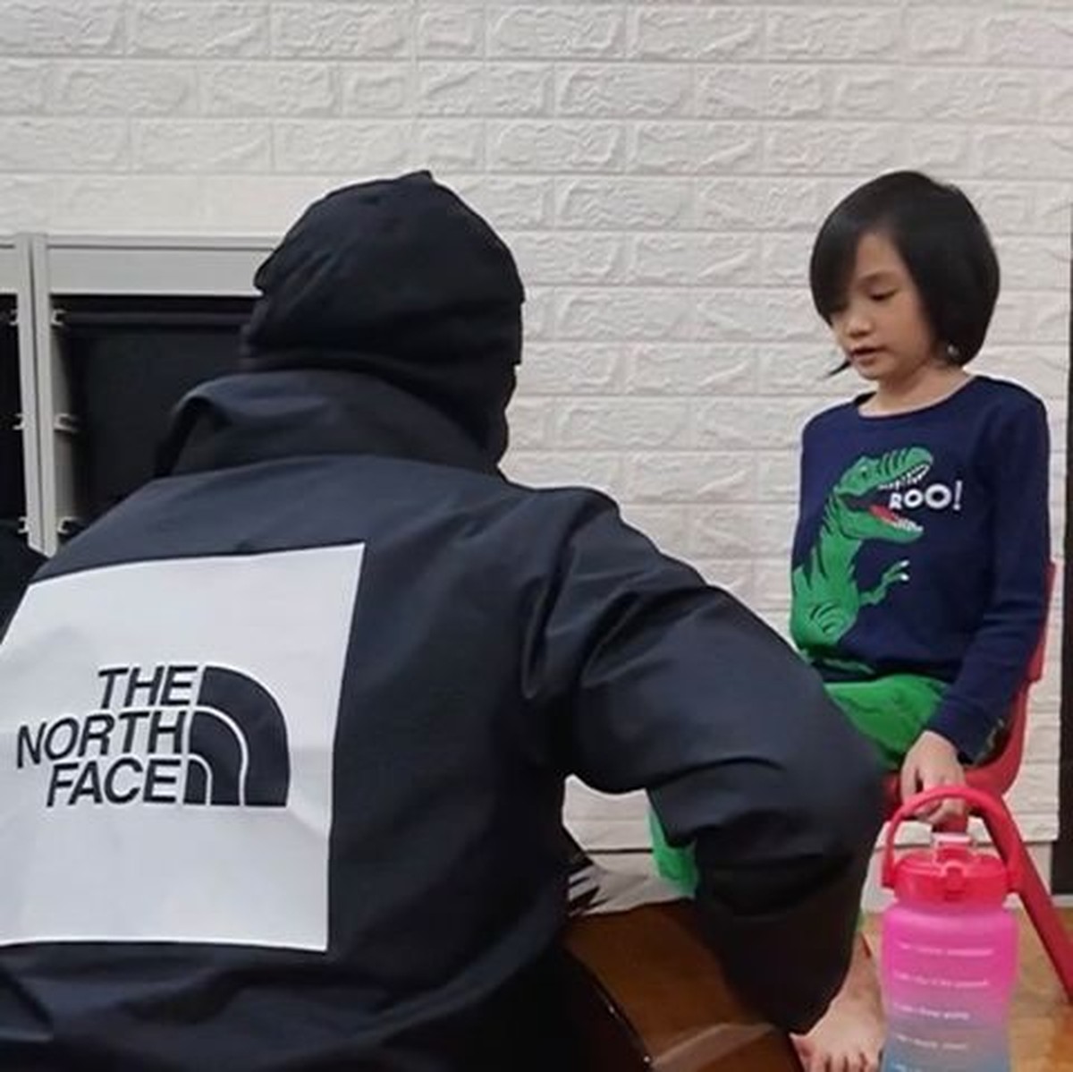 Anji telah selesai jalani rehabilitasi usai terjerat kasus narkoba di RSKO Cibubur&comma; Jakarta Timur&period; Yuk intip potret terbarunya&excl;