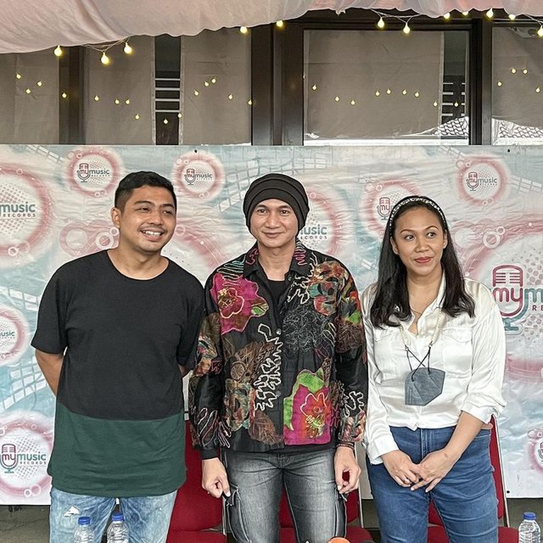 7 Potret Terbaru Anji usai Jalani Rehabilitasi Kasus Narkoba Anji telah selesai jalani rehabilitasi usai terjerat kasus narkoba di RSKO Cibubur, Jakarta Timur. Yuk intip potret terbarunya!