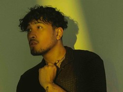 Adrian Khalif Tularkan Hangatnya Cinta Ibu Lewat Warm Sheets