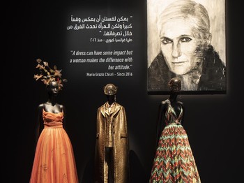 Perbedaan ekshibisi di Doha dengan kota lainnya yakni dipajangnya koleksi milik Her Highness Sheikha Moza bint Nasser yang juga merupakan klien setia dan kolektor Dior haute couture. Foto: Daniel Sims/Dior