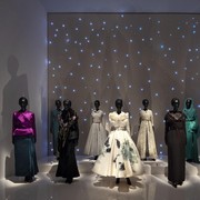 Sejarah Busana A-Line, Gaya Simpel yang Bawa Perubahan Besar di Dunia Fashion