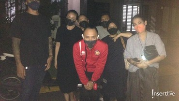 img-title Rony Dozer Wafat, Pemain Extravaganza Kembali Kenang Momen Lucu