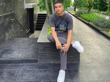img-title Debut di Film 'Sri Asih', Fadly Faisal Bangga Main Bareng Aktris-Aktor Hebat