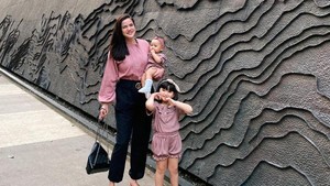 Kompak Modis Sekeluarga, Intip Bisnis Fashion Alice Norin yang Ramaikan Tren Baju Kembar Ibu Anak