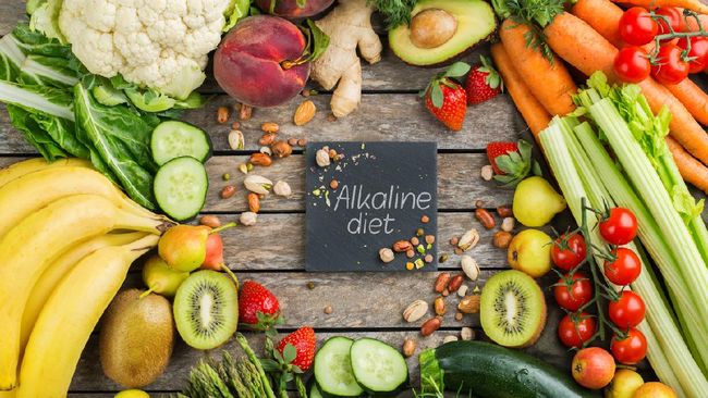 Diet alkaline merupakan diet yang fokus pada tingkat keasaman (pH) tubuh. Semakin asam, semakin rentan tubuh terserang penyakit.