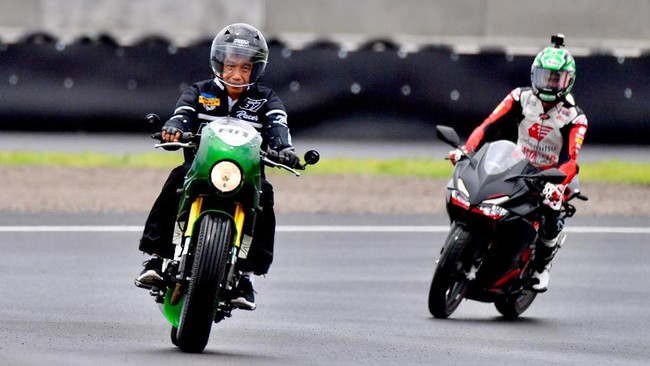 Menteri BUMN Erick Thohir mengatakan Presiden Jokowi dijadwalkan menerima rombongan pembalap MotoGP, termasuk Marc Marquez, jelang MotoGP Mandalika 2022.