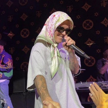 Ini Potret Justin Bieber Pakai Jilbab dan Dituduh Hina Agama Islam