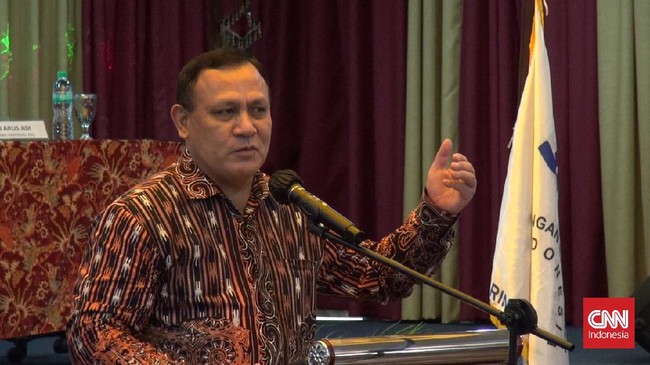 Ketua Komisi Pemberantasan Korupsi (KPK) Firli Bahuri hadir pada Sidang Kabinet Paripurna di Istana Kepresidenan Jakarta, Selasa (5/4).