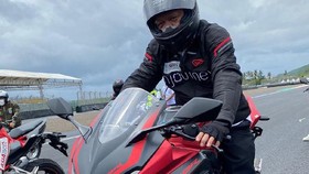 Basuki dan Bahlil Geber Honda CBR250RR di Sirkuit Mandalika