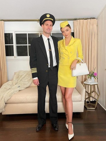 img-title Tampilan Para Selebriti saat Memakai Tas Louis Vuitton Capucines Berharga Fantastis! Punya Siapa Paling Mahal?