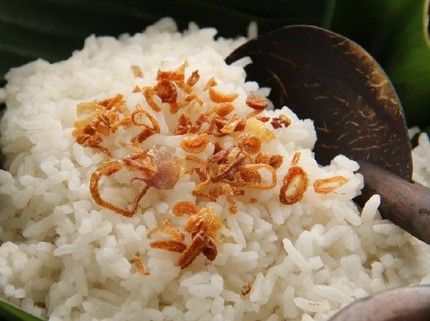 3 Resep Nasi Uduk Rice Cooker yang Enak dan Mudah Dibuat Bun