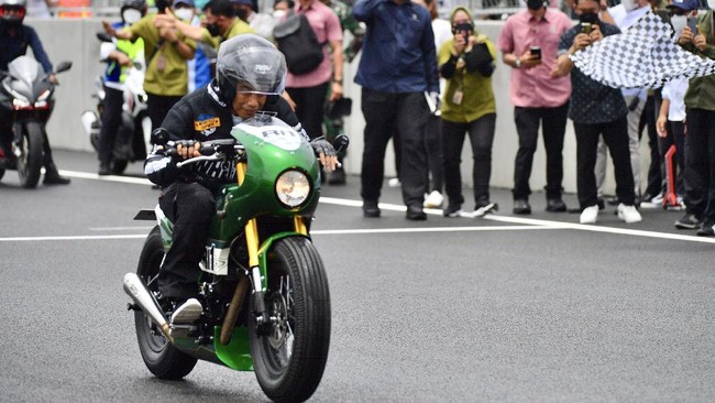 Presiden Jokowi dijadwalkan menonton secara langsung balapan MotoGP 2022 di Sirkuit Mandalika, Lombok, pada 20 Maret mendatang.