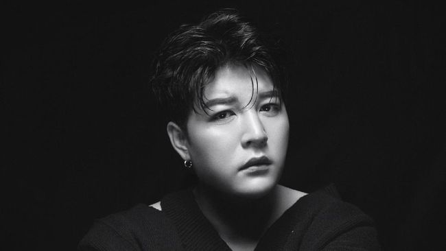 Shindong Super Junior Pacaran dengan Kalangan Non-Seleb Shindong Super Junior dipastikan tengah menjalin hubungan asmara dengan seseorang dari kalangan non-selebritas.