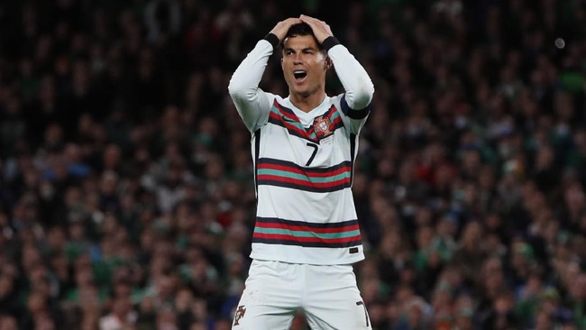 Portugal ditahan imbang Irlandia dalam Kualifikasi Piala Dunia 2022 dengan hasil akhir 0-0, di mana Pepe diganjar kartu merah dalam pertandingan ini.