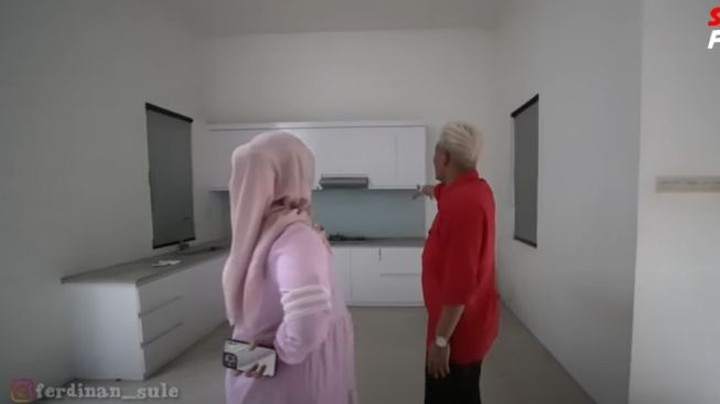 Sule dan Nathalie Holscher