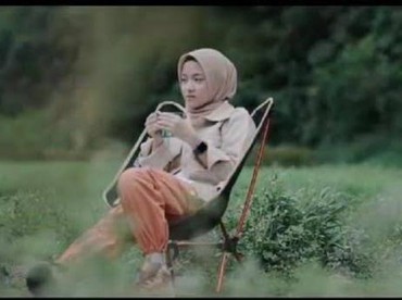 img-title Viral Video Diduga Ayus Panggil Nissa Sabyan 'Yang', Netizen Bahas Soal Go Public