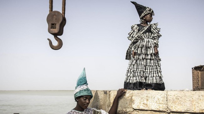 FOTO: Mengenang Signares, Gaya Busana Sosialita Penguasa di Senegal
