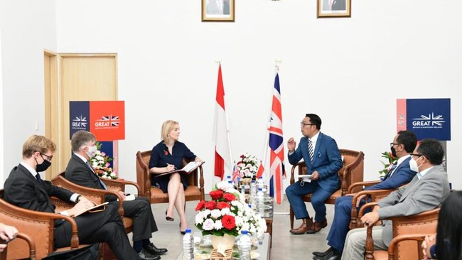 Gubernur Jabar Ridwan Kamil mengatakan, kerja sama itu penting untuk mendorong para anak muda Jabar yang bergelut di bidang startup agar bisa mendunia.