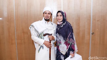 img-title Jawaban Puput Melati soal Jarang Unggah Foto dengan Ustaz Guntur Bumi