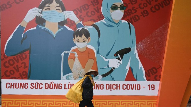 Vietnam menyambut turis asing pertama setelah mereka menutup perbatasan (lockdown) hampir 20 bulan terakhir.