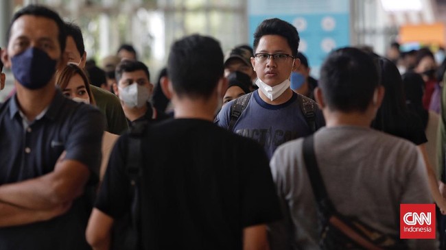 FOTO: Antusias Pengunjung GIIAS 2021 di Tengah Pandemi