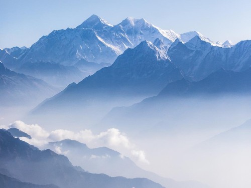 Biaya Mendaki Everest Naik, tapi Gratis untuk 100 Gunung Lain di Nepal