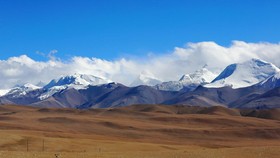 4 Alasan Pesawat Jarang Terbang di Atas Tibet