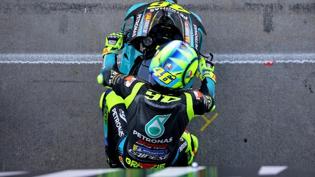 Valentino Rossi mengomentari hasil finis ke-10 di MotoGP Valencia yang menurutnya punya arti penting.
