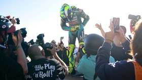 FOTO: Balapan Terakhir Emosional Rossi di MotoGP Valencia